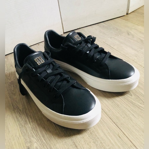 Givenchy men sneakers size 10 US. 44 EU - Picture 4 of 9